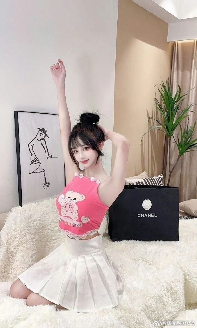 他是谁 封面